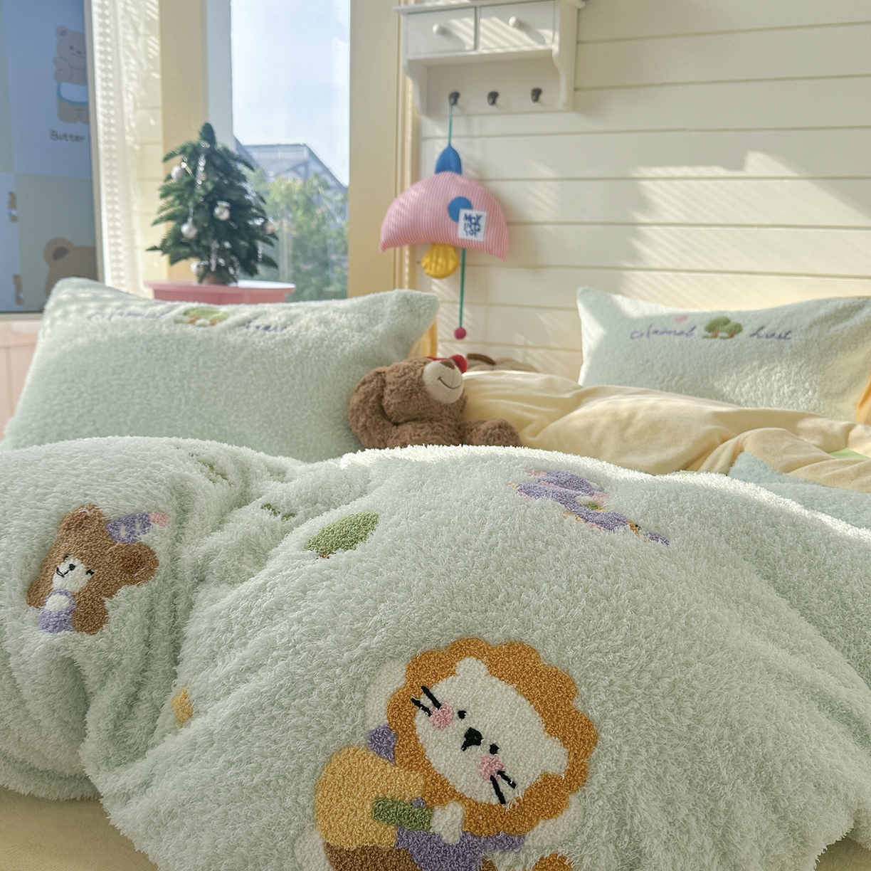 91家纺网 家纺一手货源 找家纺 柚子YOUTH 2025新款双面泰迪绒毛巾绣四件套 森林聚会