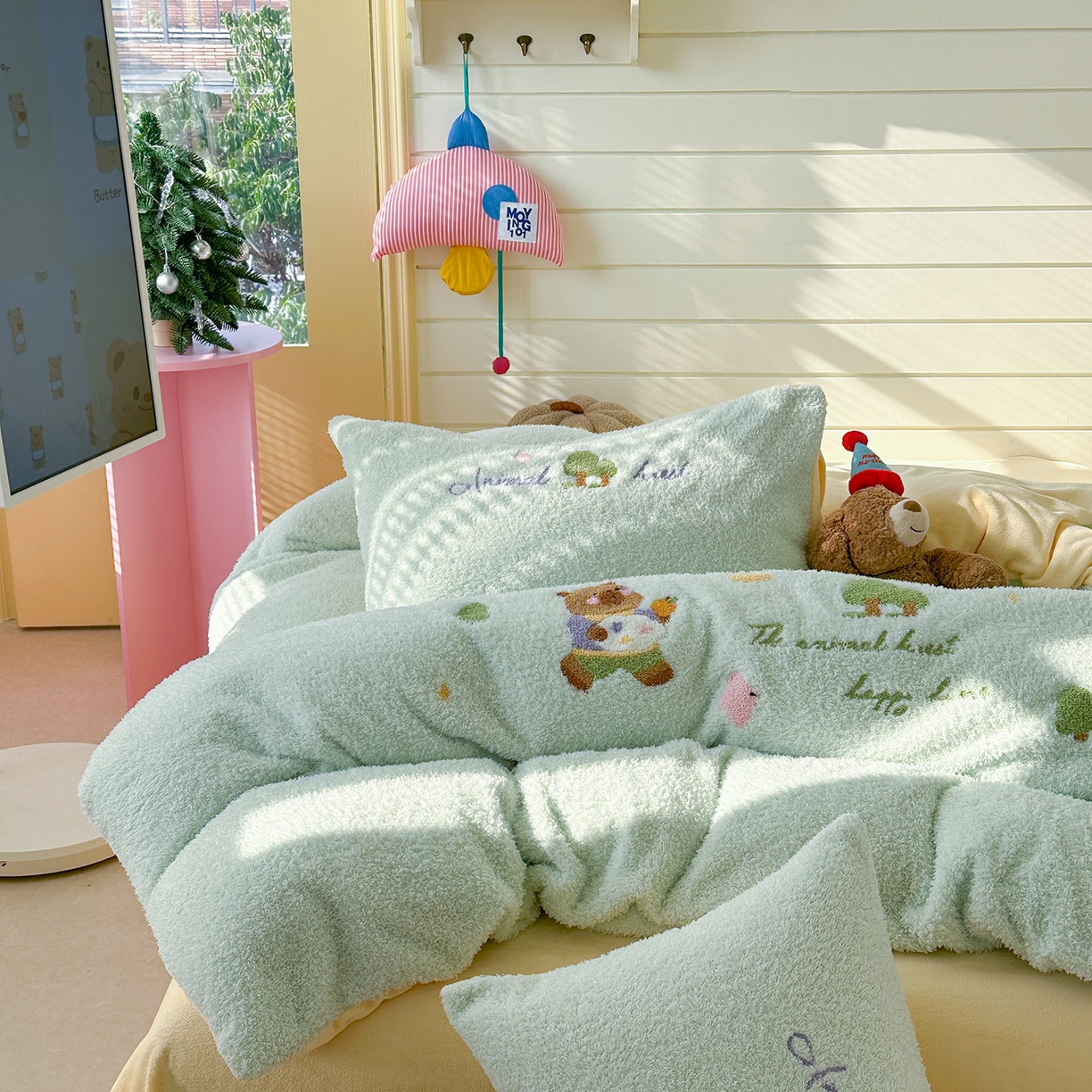 91家纺网 家纺一手货源 找家纺 柚子YOUTH 2025新款双面泰迪绒毛巾绣四件套 森林聚会