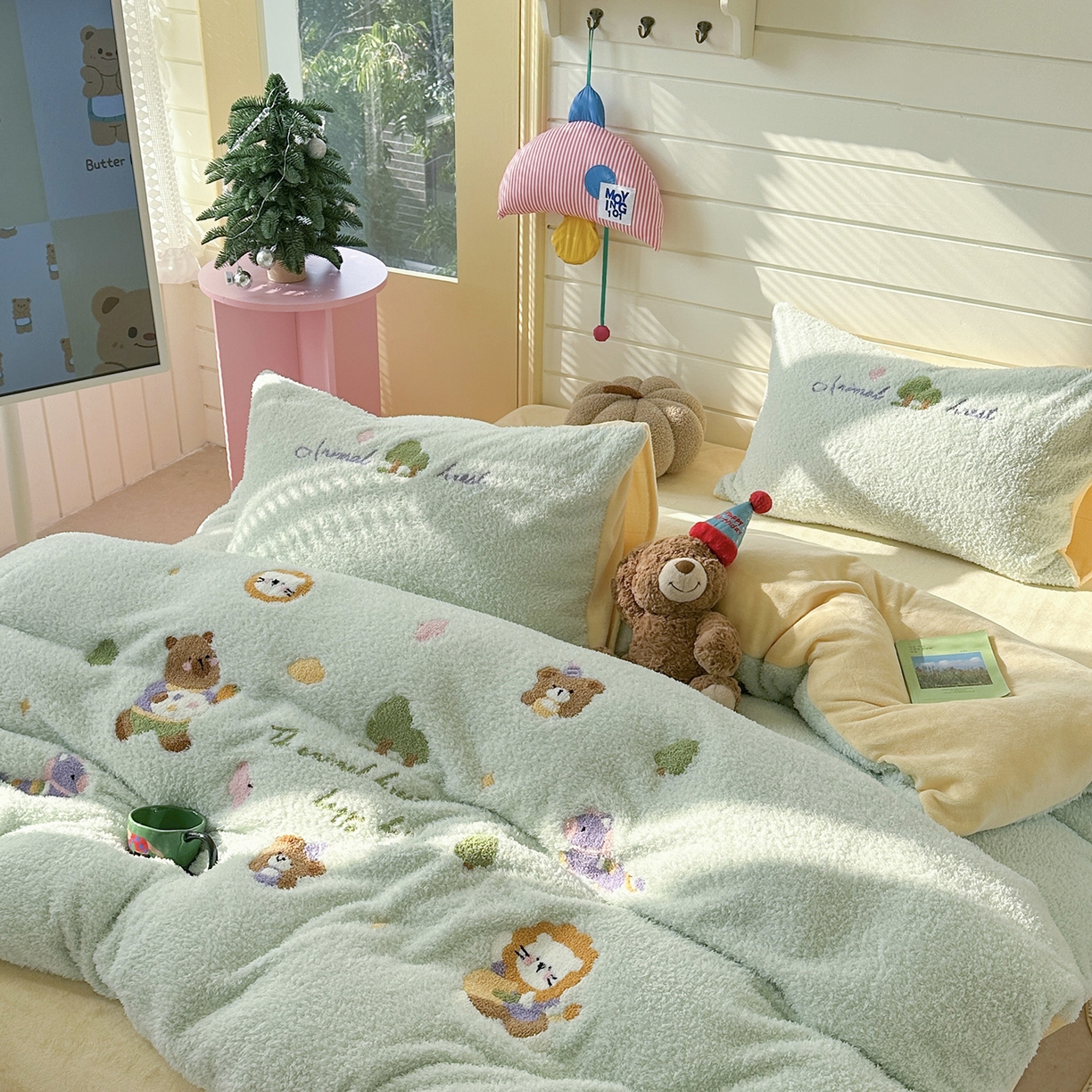 91家纺网 家纺一手货源 找家纺 柚子YOUTH 2025新款双面泰迪绒毛巾绣四件套 森林聚会