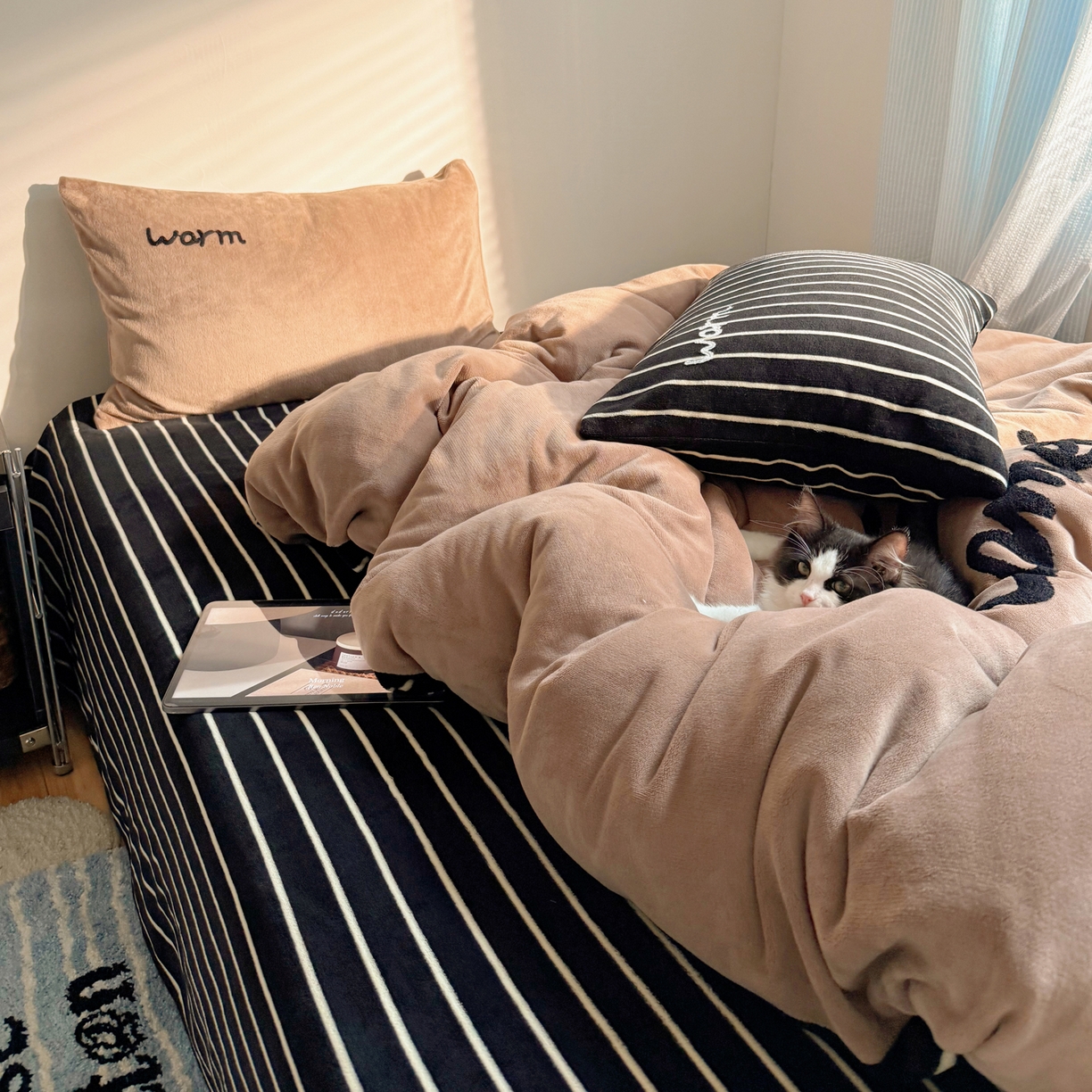 91家纺网 家纺一手货源 找家纺 桃喜 2025新款韩系纯色200g牛奶绒柔软毛巾绣刺绣四件套 咖色