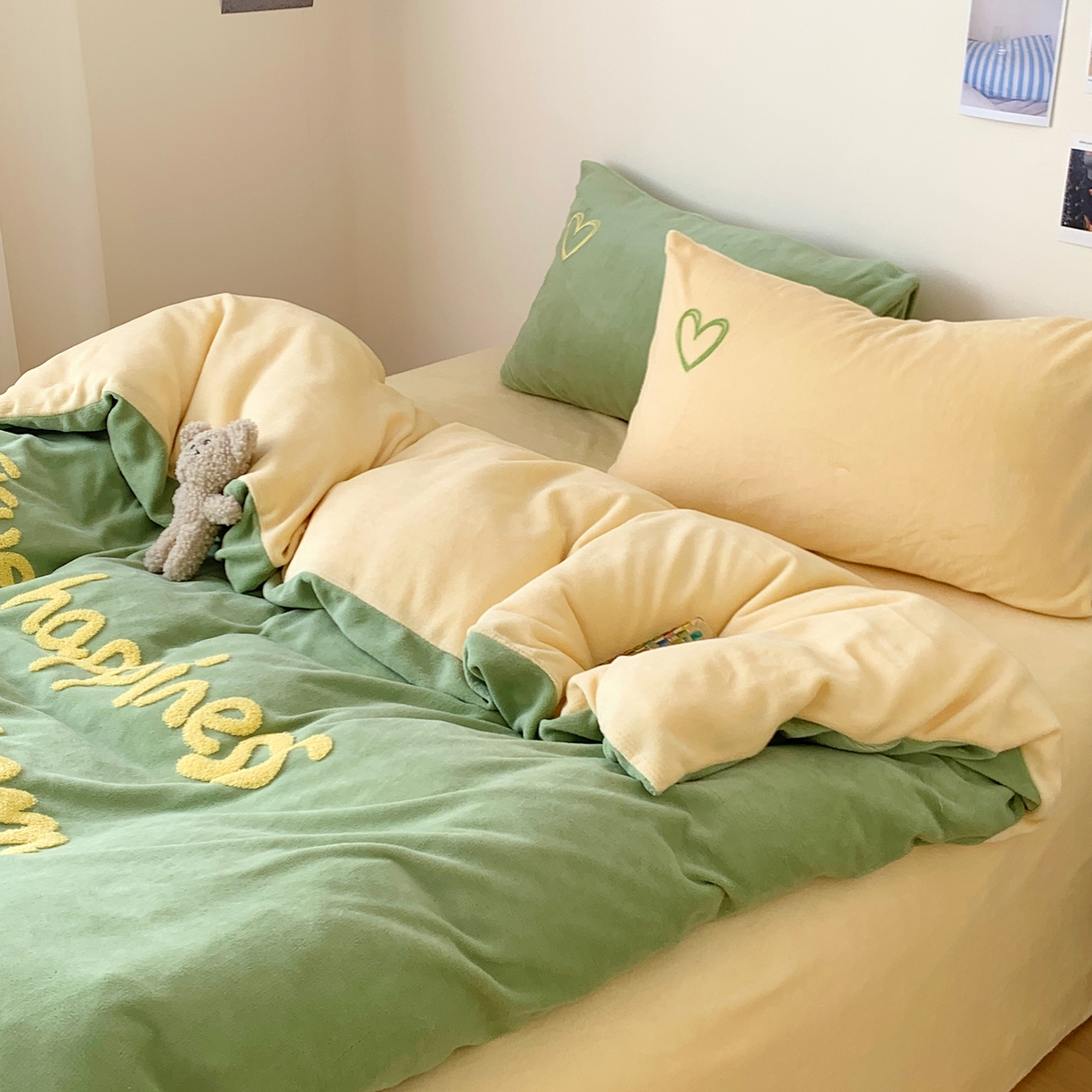 91家纺网 家纺一手货源 找家纺 桃喜 2025新款韩系纯色200g牛奶绒柔软毛巾绣刺绣四件套 牛油果绿