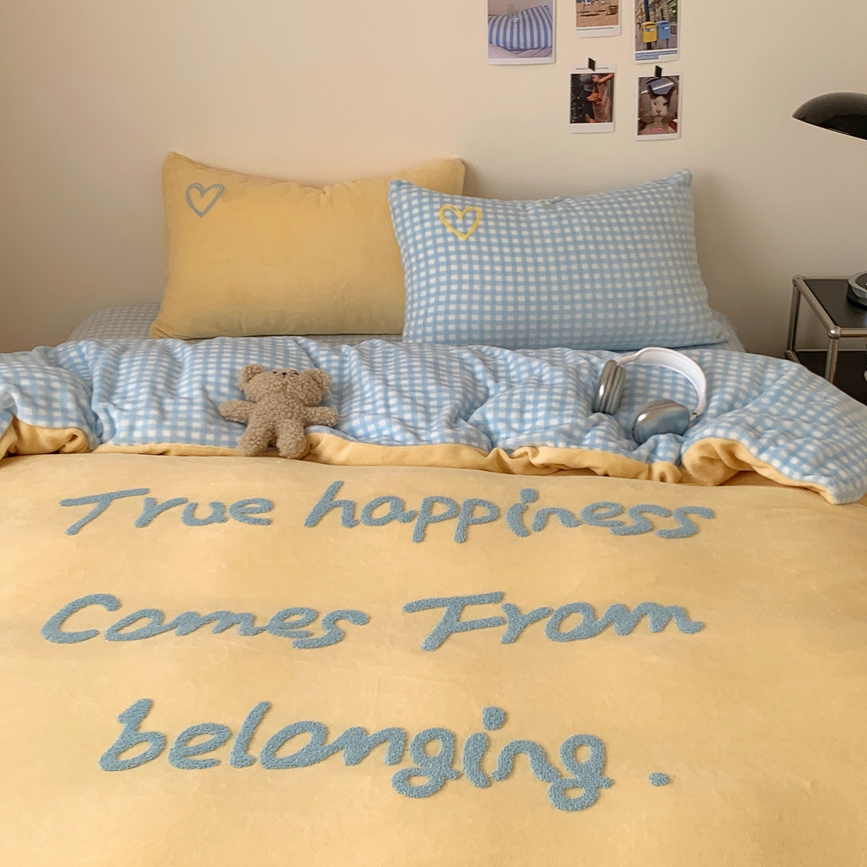 91家纺网 家纺一手货源 找家纺 桃喜 2025新款韩系纯色200g牛奶绒柔软毛巾绣刺绣四件套 黄蓝格