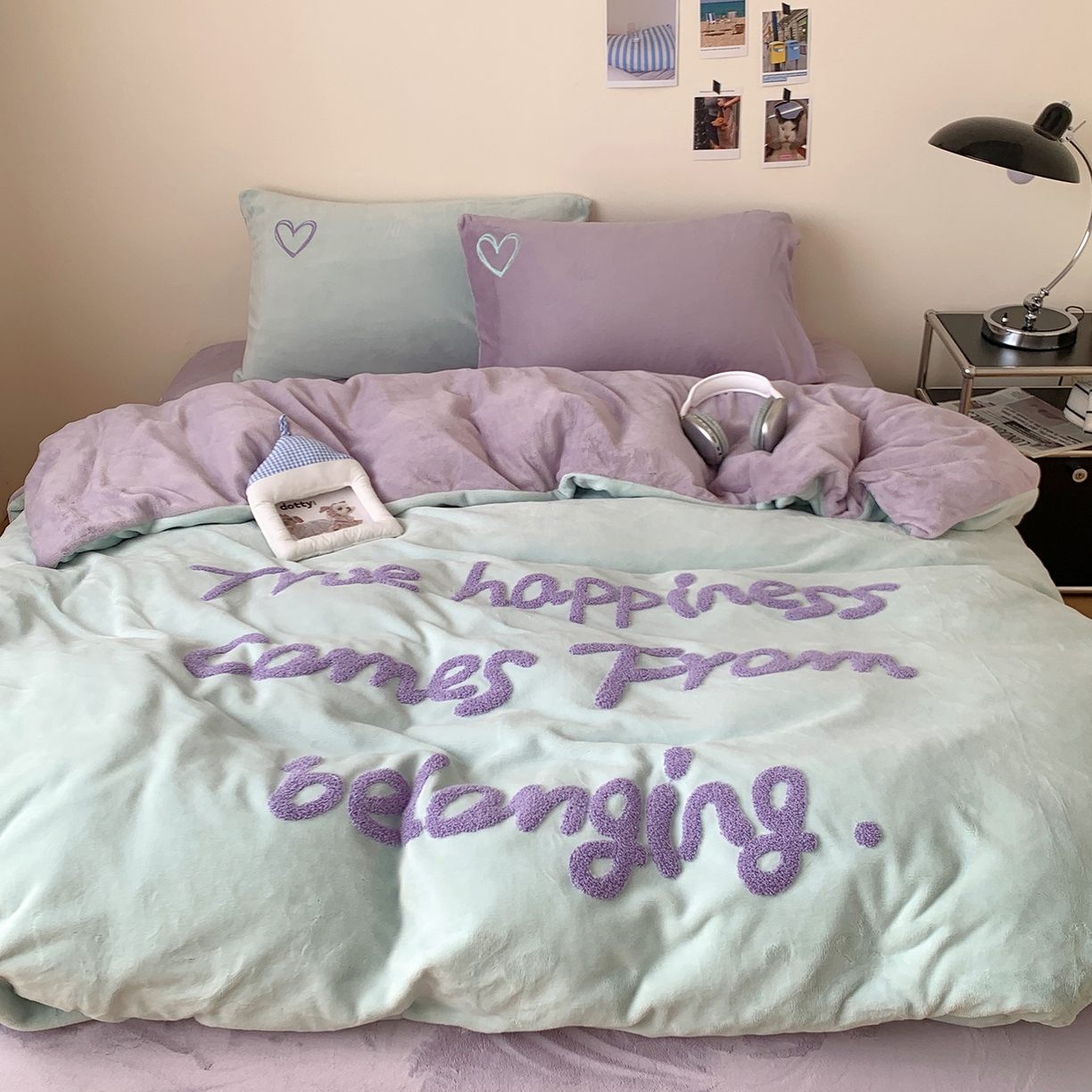 91家纺网 家纺一手货源 找家纺 桃喜 2025新款韩系纯色200g牛奶绒柔软毛巾绣刺绣四件套 格调紫