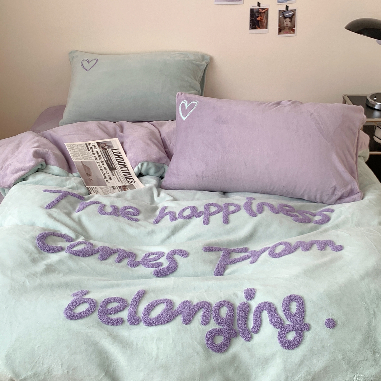 91家纺网 家纺一手货源 找家纺 桃喜 2025新款韩系纯色200g牛奶绒柔软毛巾绣刺绣四件套 格调紫