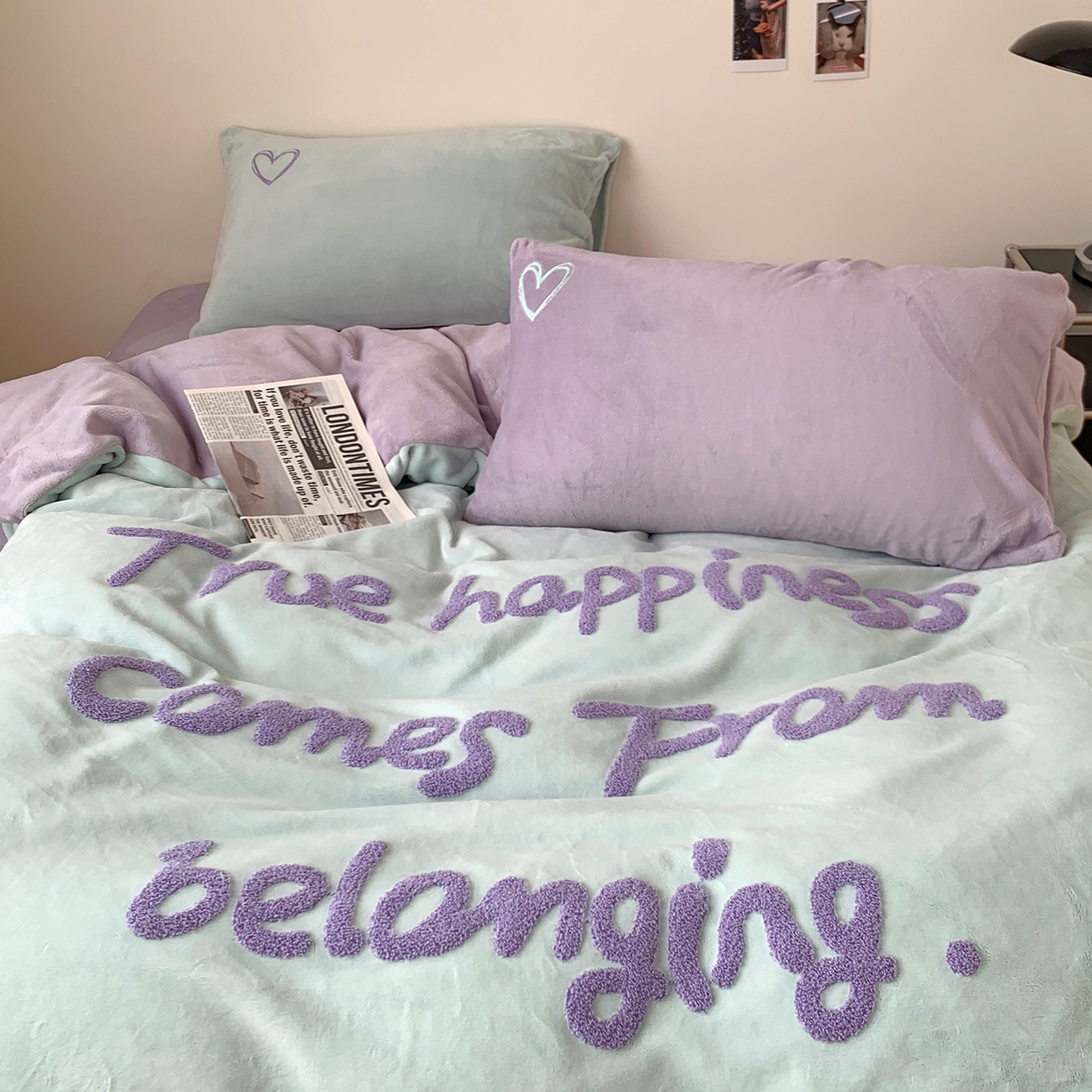 91家纺网 家纺一手货源 找家纺 桃喜 2025新款韩系纯色200g牛奶绒柔软毛巾绣刺绣四件套 格调紫