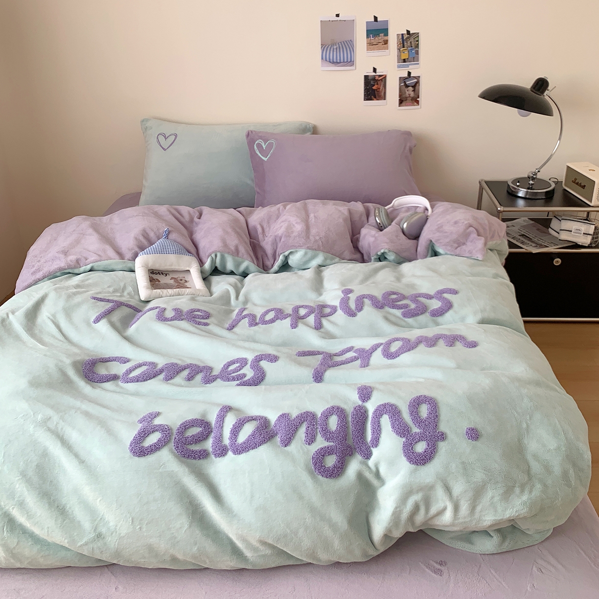 91家纺网 家纺一手货源 找家纺 桃喜 2025新款韩系纯色200g牛奶绒柔软毛巾绣刺绣四件套 格调紫