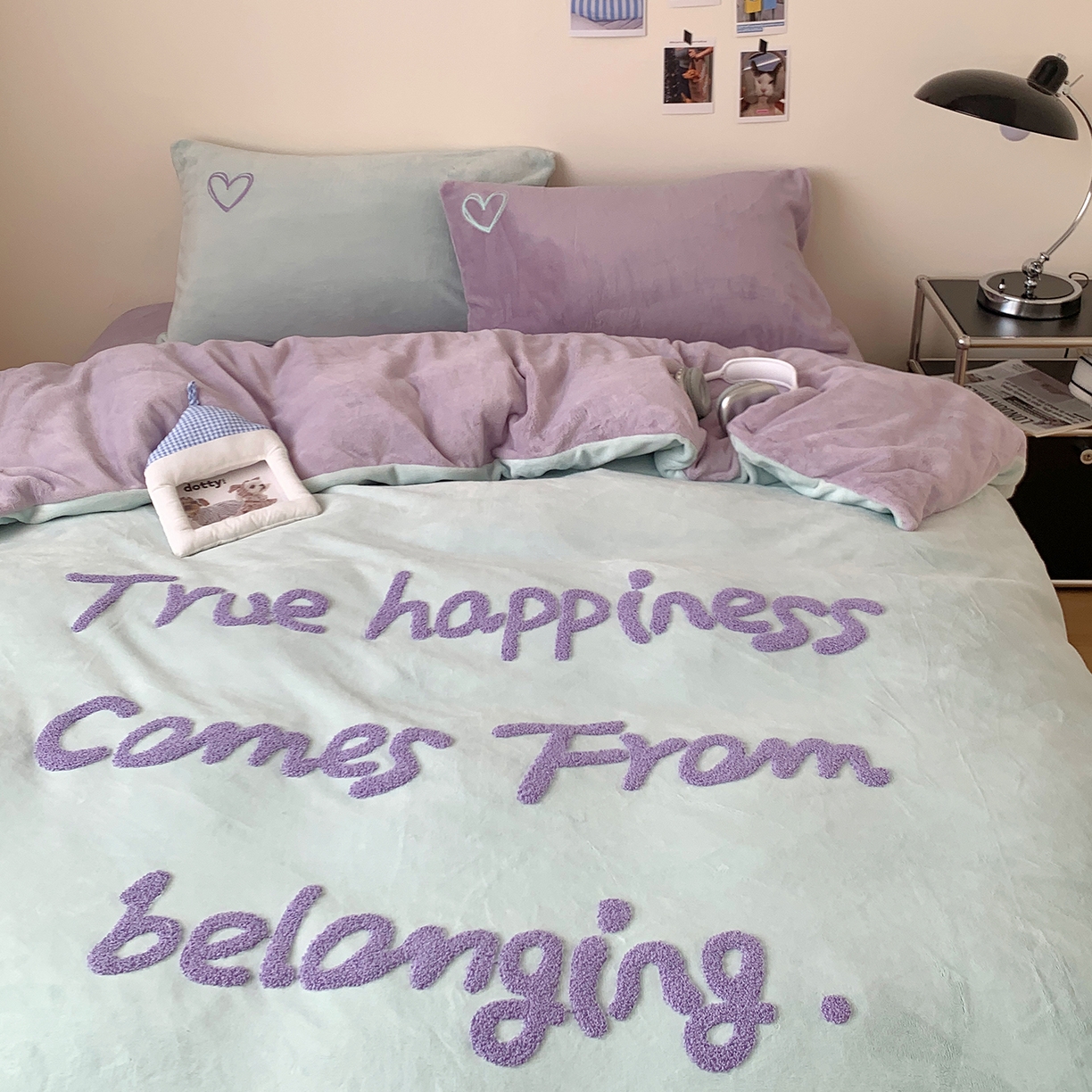 91家纺网 家纺一手货源 找家纺 桃喜 2025新款韩系纯色200g牛奶绒柔软毛巾绣刺绣四件套 格调紫