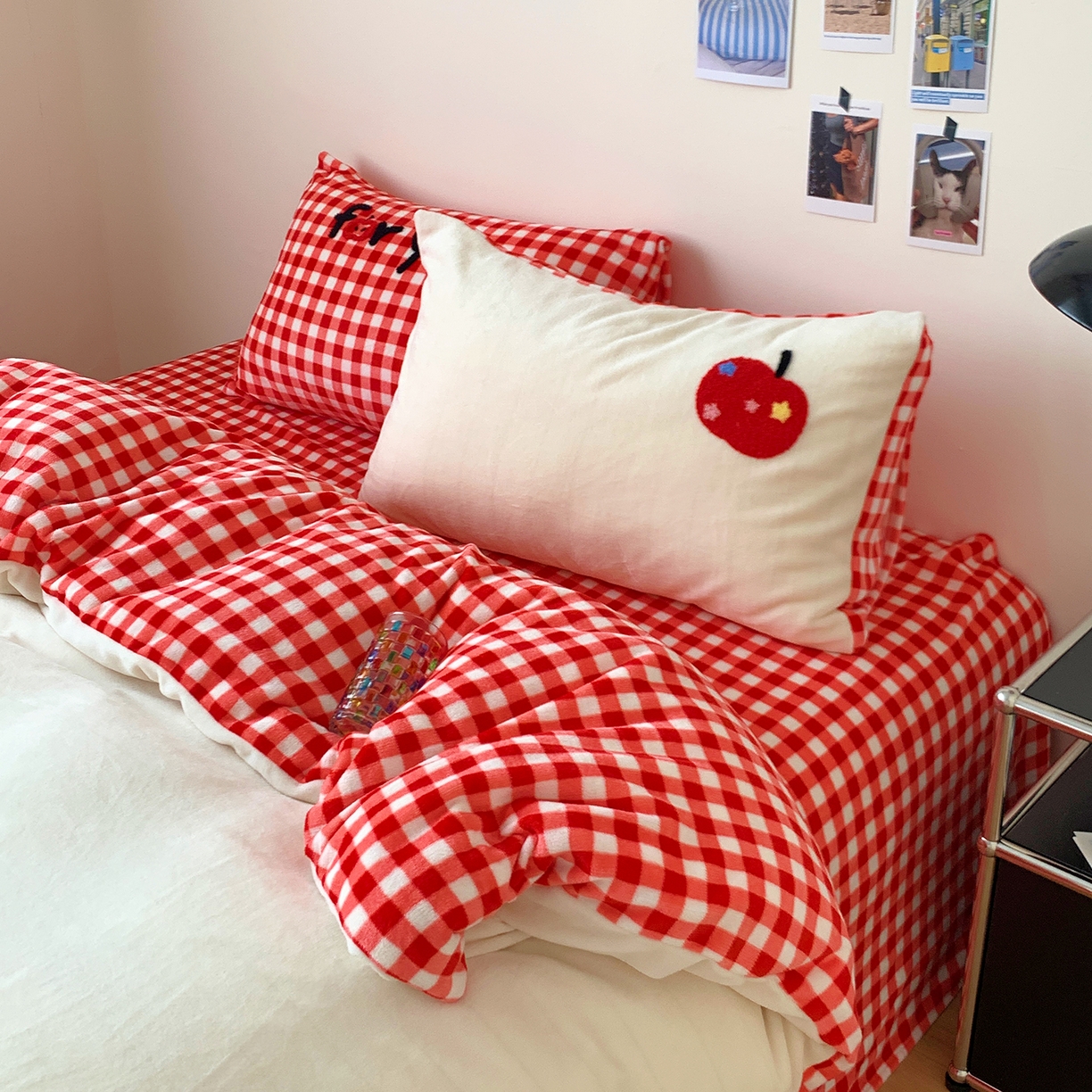 91家纺网 家纺一手货源 找家纺 桃喜 2025新款韩系纯色200g牛奶绒柔软毛巾绣刺绣四件套 红格苹果