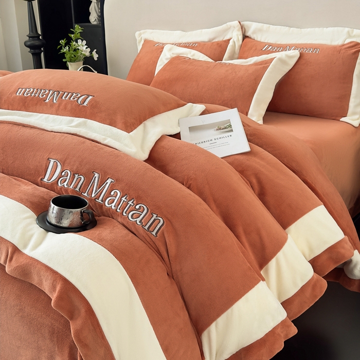 91家纺网 家纺一手货源 找家纺 （总）苏木年华 2025新款230克高克重牛奶绒绣花四件套系列-曼德拉