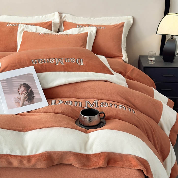 91家纺网 家纺一手货源 找家纺 苏木年华 2025新款230克高克重牛奶绒绣花四件套系列-曼德拉 曼德拉-橙色