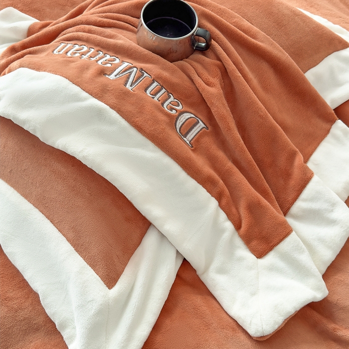 91家纺网 家纺一手货源 找家纺 苏木年华 2025新款230克高克重牛奶绒绣花四件套系列-曼德拉 曼德拉-橙色