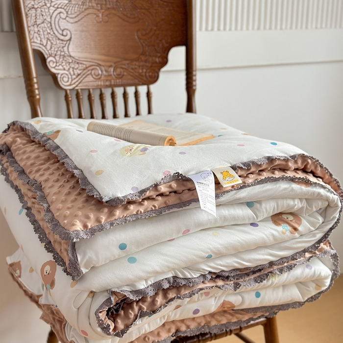 91家纺网 家纺一手货源 找家纺 花满路 2025新款亲肤柔软卡通系列豆豆被子被芯 可爱熊