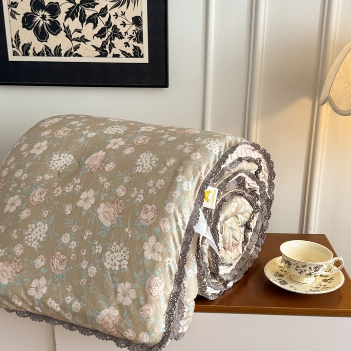 91家纺网 家纺一手货源 找家纺 花满路 2025新款亲肤柔软卡通系列豆豆被子被芯 西野暮色