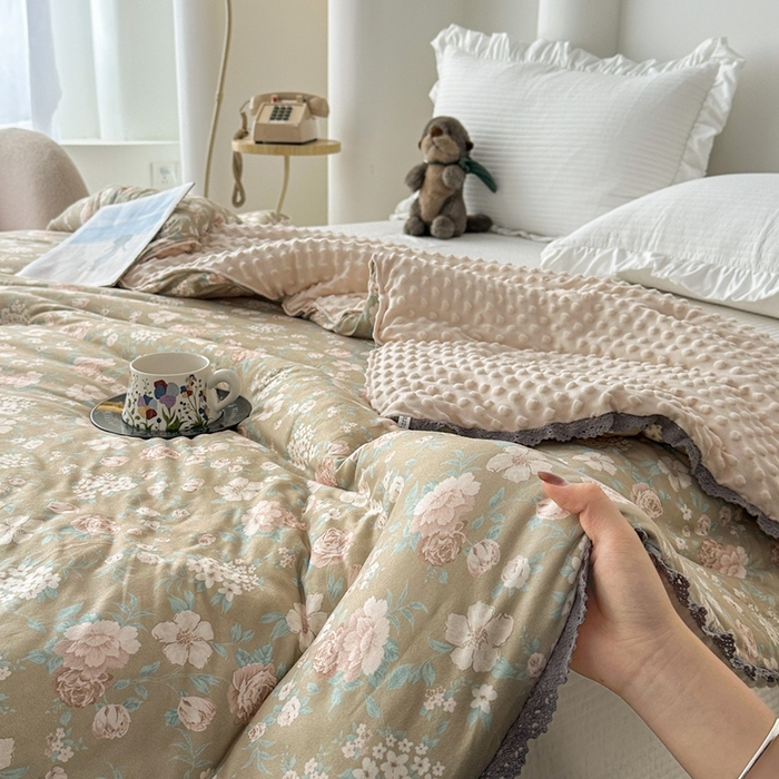 91家纺网 家纺一手货源 找家纺 花满路 2025新款亲肤柔软卡通系列豆豆被子被芯 西野暮色