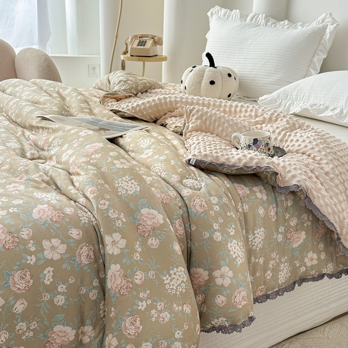 91家纺网 家纺一手货源 找家纺 花满路 2025新款亲肤柔软卡通系列豆豆被子被芯 西野暮色