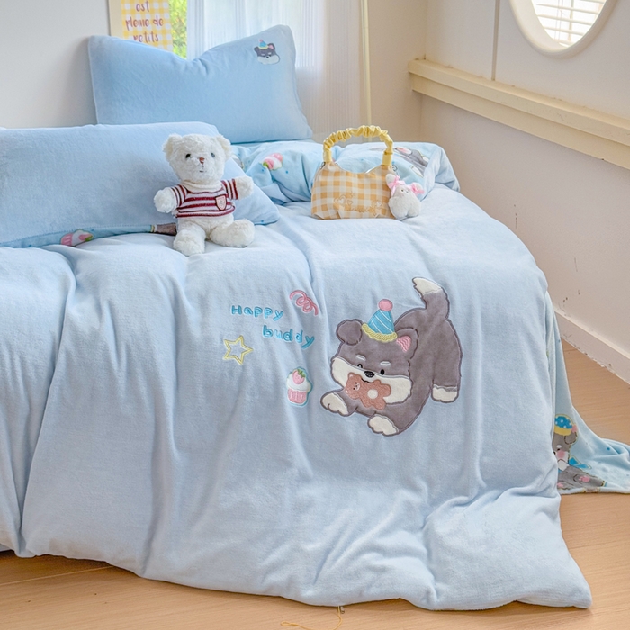 91家纺网 家纺一手货源 找家纺 （总）梦舒阳家纺 2025贴布绣牛奶绒四件套可爱卡通牛奶绒刺绣四件套量大优惠