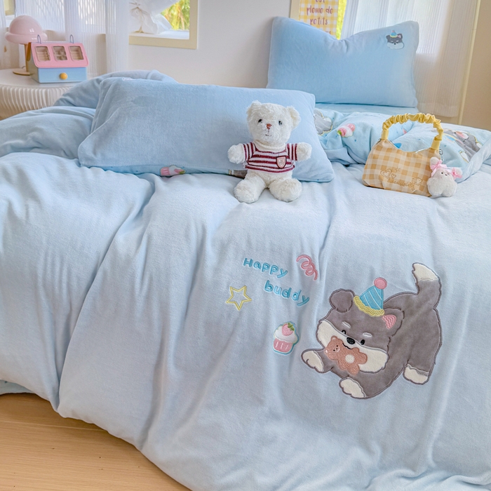 91家纺网 家纺一手货源 找家纺 （总）梦舒阳家纺 2025贴布绣牛奶绒四件套可爱卡通牛奶绒刺绣四件套量大优惠