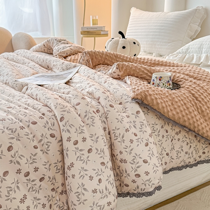 91家纺网 家纺一手货源 找家纺 花满路 2025新款亲肤柔软卡通系列豆豆被子被芯 硕果满园