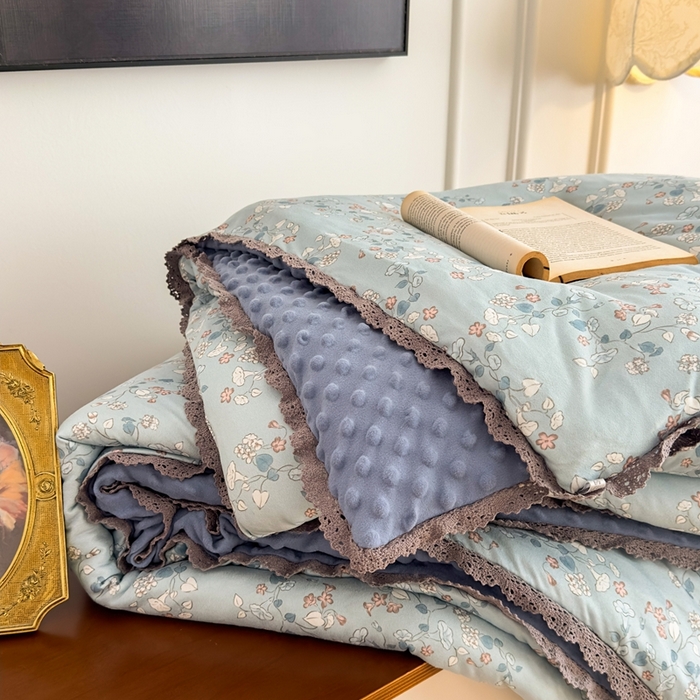 91家纺网 家纺一手货源 找家纺 花满路 2025新款亲肤柔软卡通系列豆豆被子被芯 朝花夕拾