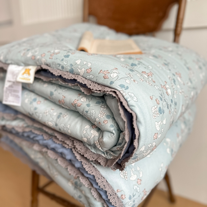 91家纺网 家纺一手货源 找家纺 花满路 2025新款亲肤柔软卡通系列豆豆被子被芯 朝花夕拾