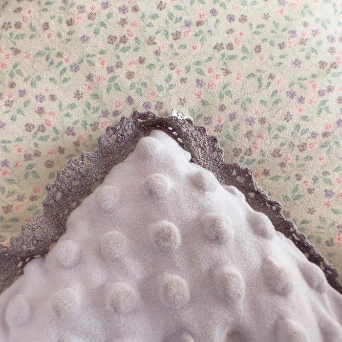 91家纺网 家纺一手货源 找家纺 花满路 2025新款亲肤柔软卡通系列豆豆被子被芯 紫色庄园