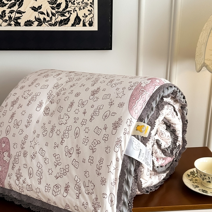 91家纺网 家纺一手货源 找家纺 花满路 2025新款亲肤柔软卡通系列豆豆被子被芯 小兔森林