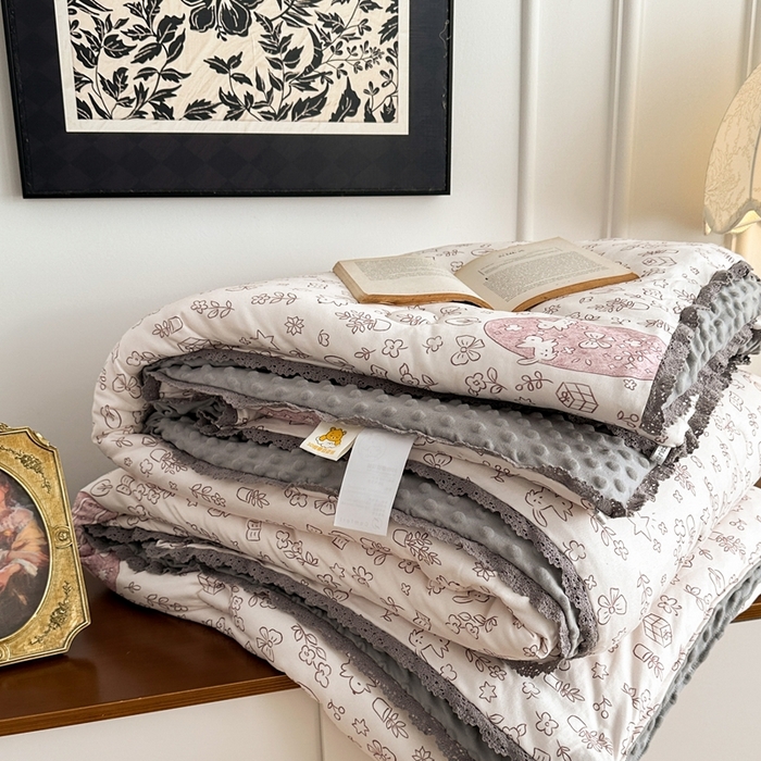 91家纺网 家纺一手货源 找家纺 花满路 2025新款亲肤柔软卡通系列豆豆被子被芯 小兔森林