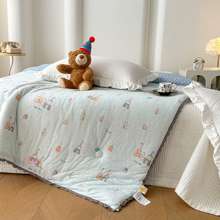 91家纺网 家纺一手货源 找家纺 花满路 2025新款亲肤柔软卡通系列豆豆被子被芯 童话小熊