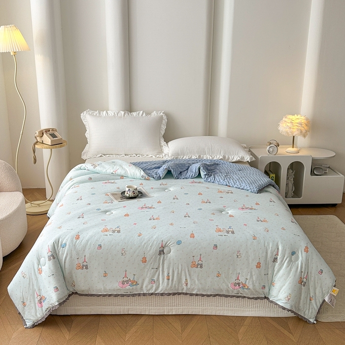 91家纺网 家纺一手货源 找家纺 （总）花满路 2025新款亲肤柔软卡通系列豆豆被子被芯