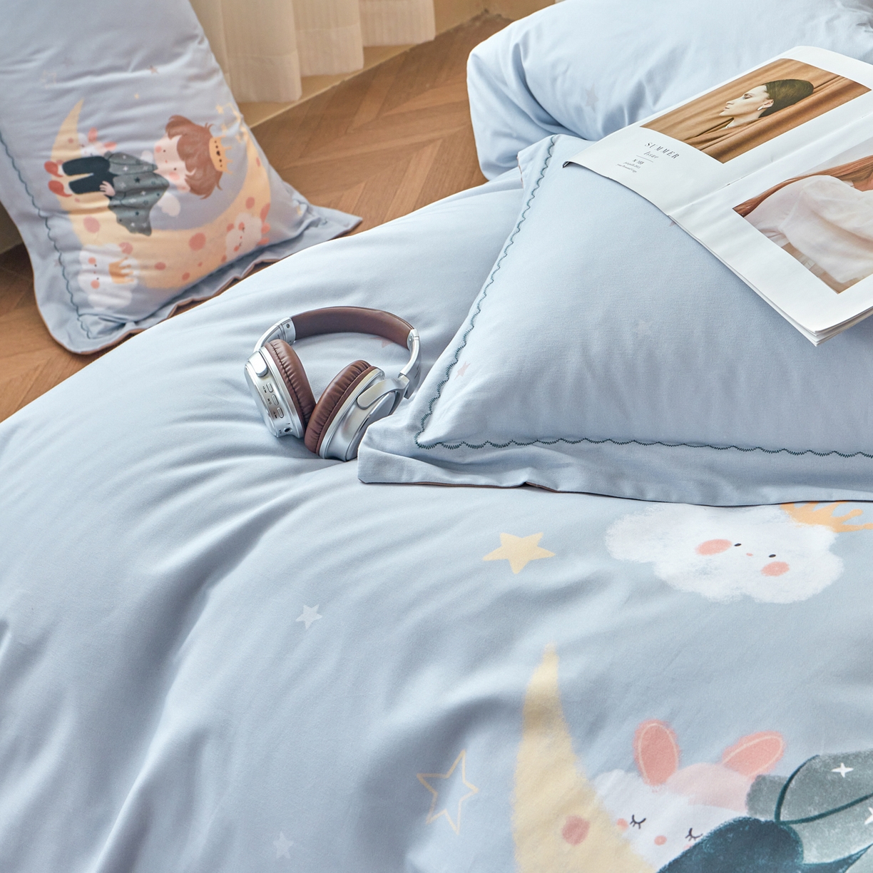 91家纺网 家纺一手货源 找家纺 洺兰家居 2025年新款秋冬加厚全棉磨毛四件套纯棉生态磨毛印花套件 小王子-灰