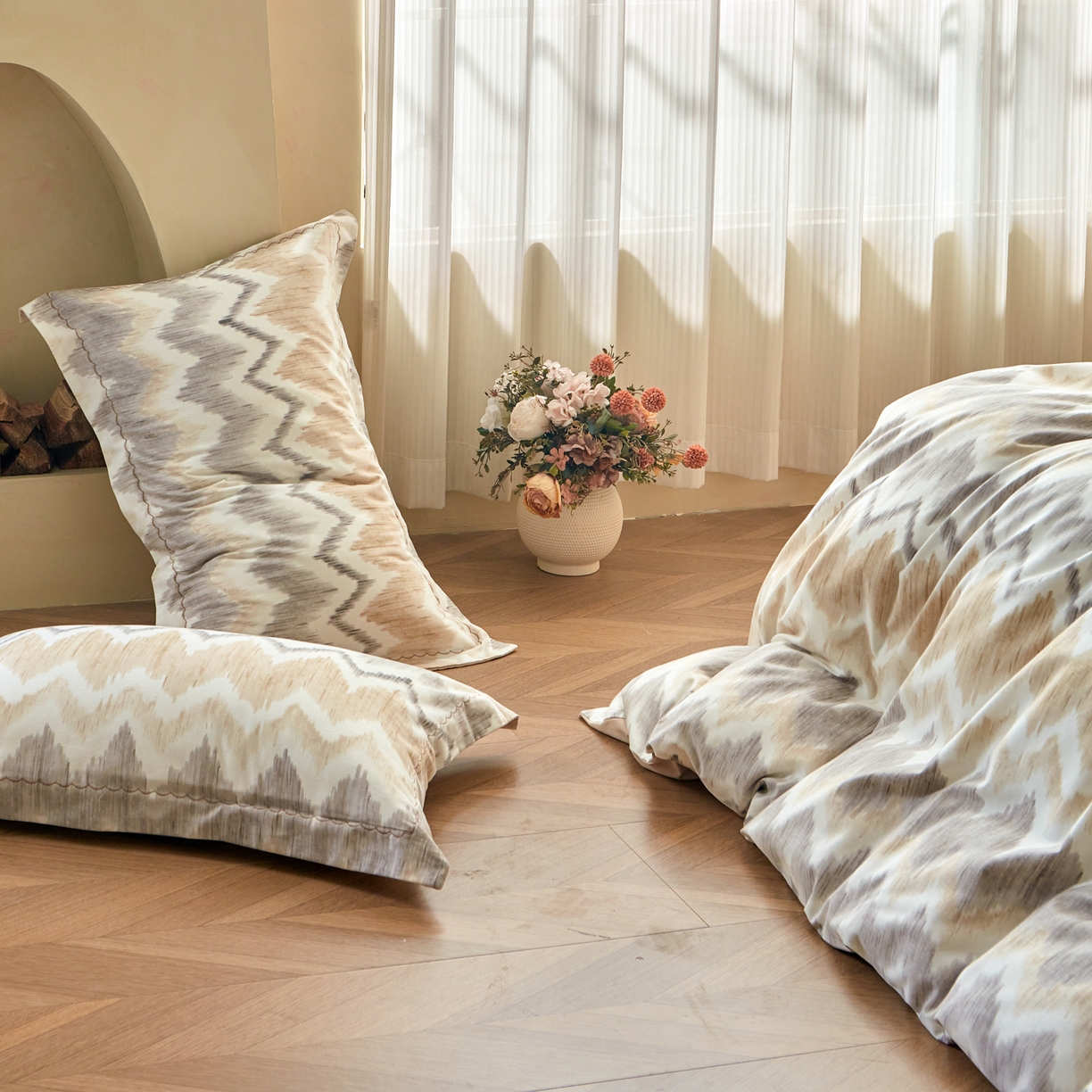 91家纺网 家纺一手货源 找家纺 洺兰家居 2025年新款秋冬加厚全棉磨毛四件套纯棉生态磨毛印花套件 雾岛叙事-卡其