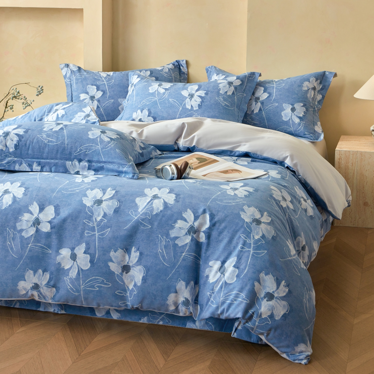 91家纺网 家纺一手货源 找家纺 洺兰家居 2025年新款秋冬加厚全棉磨毛四件套纯棉生态磨毛印花套件 琼芳玉露-蓝