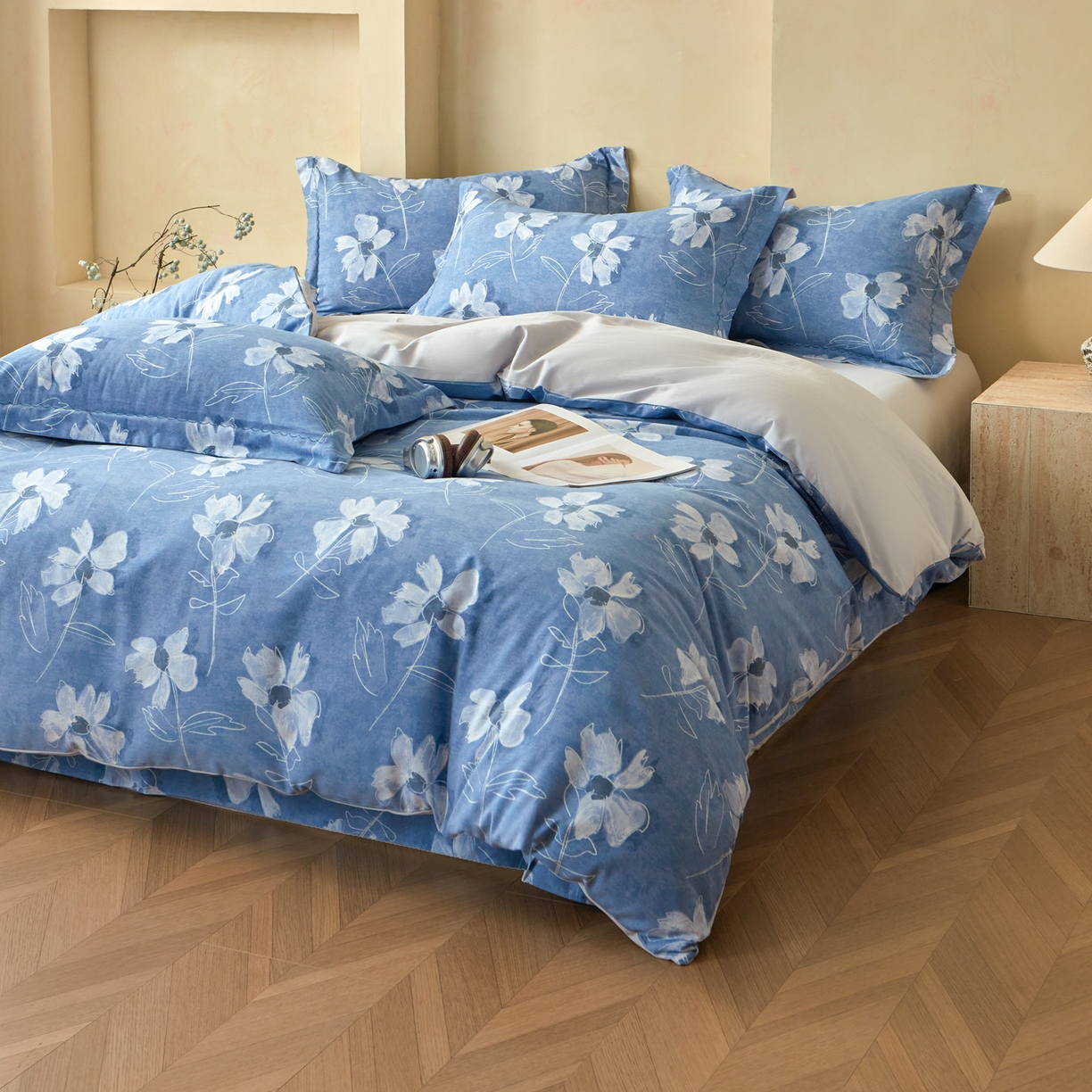 91家纺网 家纺一手货源 找家纺 洺兰家居 2025年新款秋冬加厚全棉磨毛四件套纯棉生态磨毛印花套件 琼芳玉露-蓝