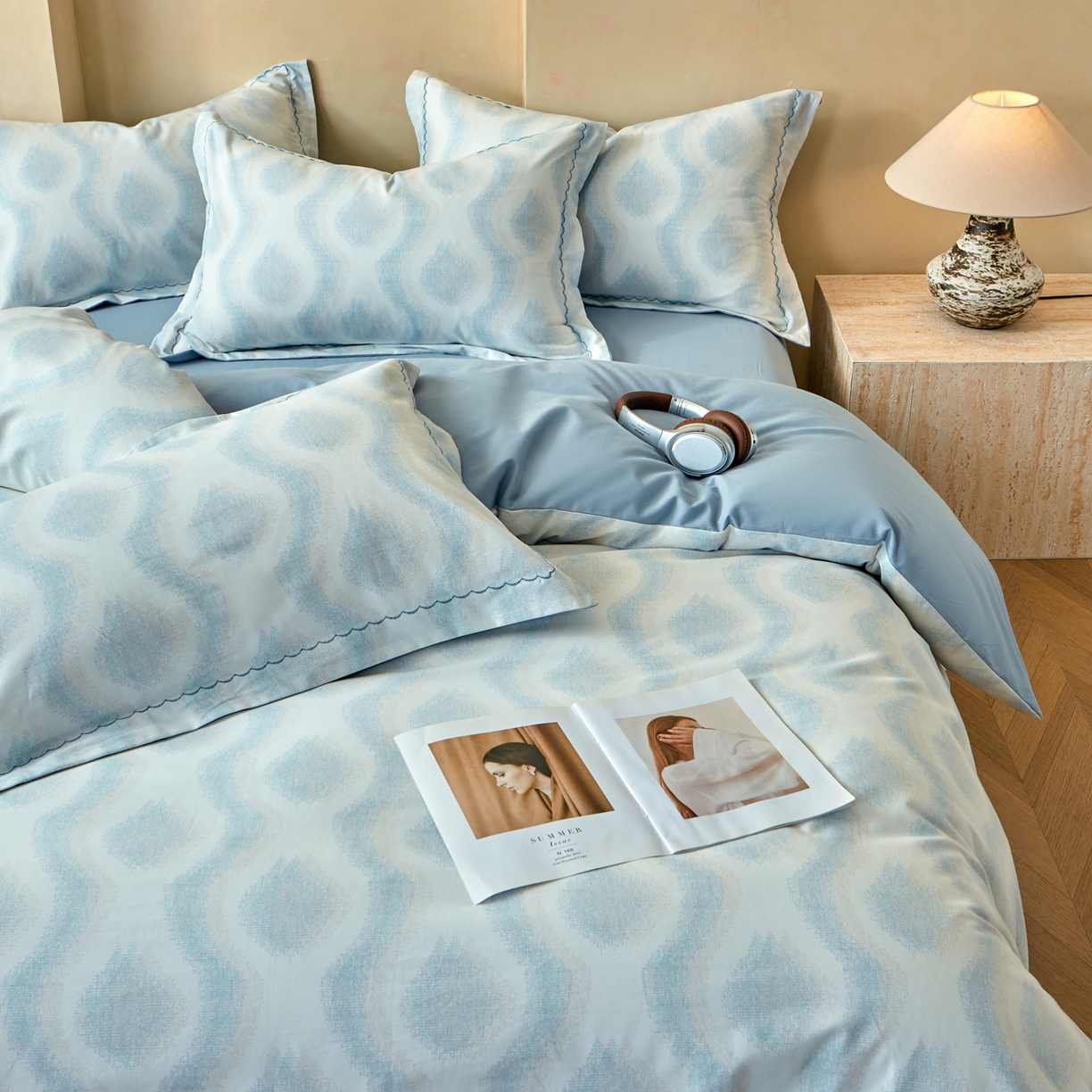 91家纺网 家纺一手货源 找家纺 洺兰家居 2025年新款秋冬加厚全棉磨毛四件套纯棉生态磨毛印花套件 雾里看花-蓝