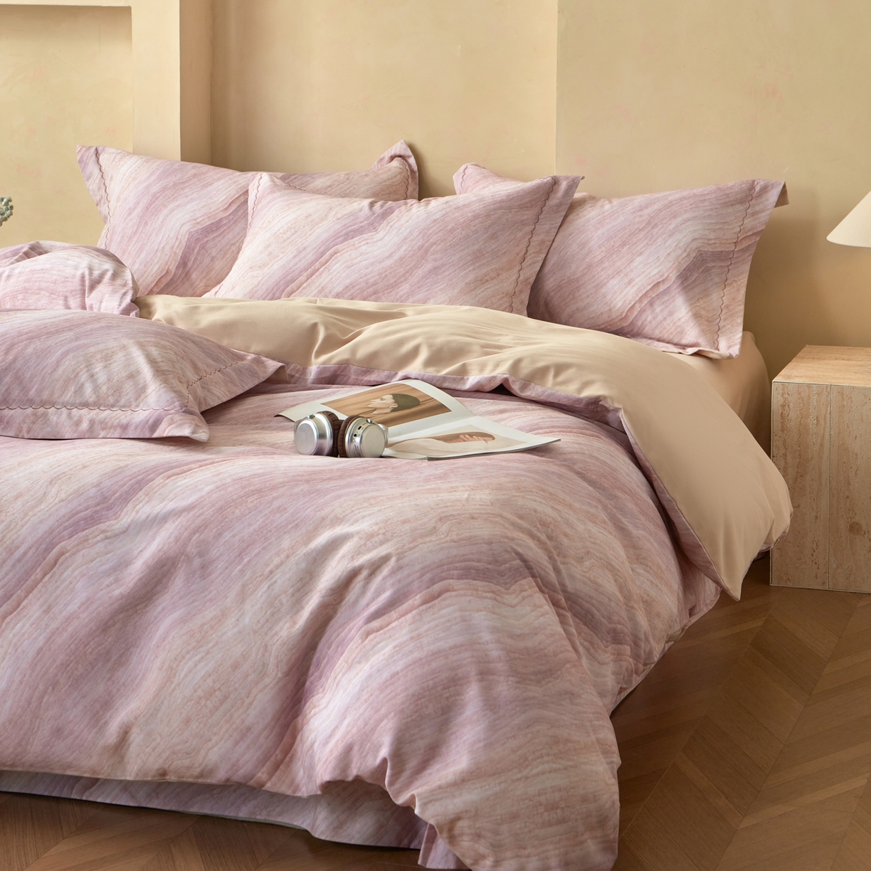 91家纺网 家纺一手货源 找家纺 洺兰家居 2025年新款秋冬加厚全棉磨毛四件套纯棉生态磨毛印花套件 烟云-豆沙