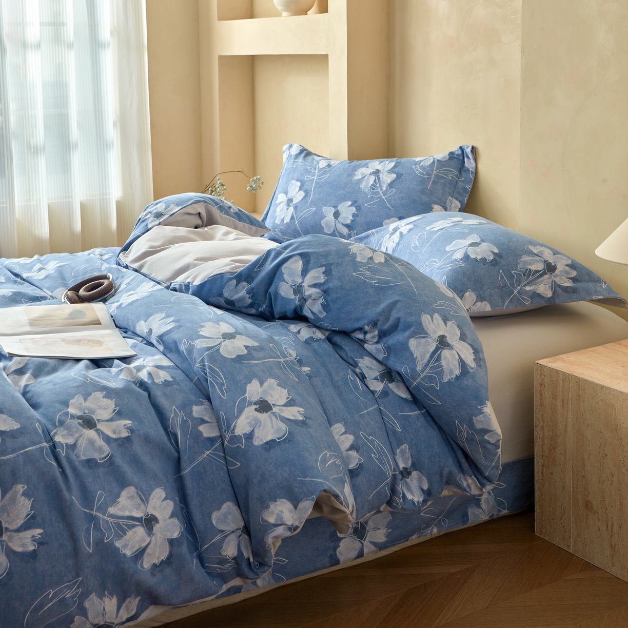 91家纺网 家纺一手货源 找家纺 洺兰家居 2025年新款秋冬加厚全棉磨毛四件套纯棉生态磨毛印花套件 琼芳玉露-蓝