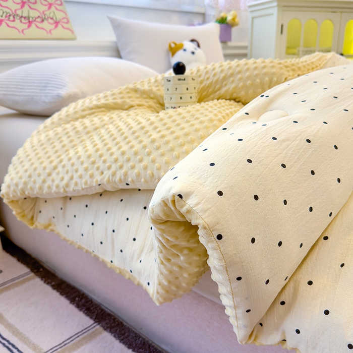 91家纺网 家纺一手货源 找家纺 好梦来家纺（原锦茂家纺） 2025新款水洗高克重双层纱豆豆被子加厚保暖被芯春秋被冬被 波点世界