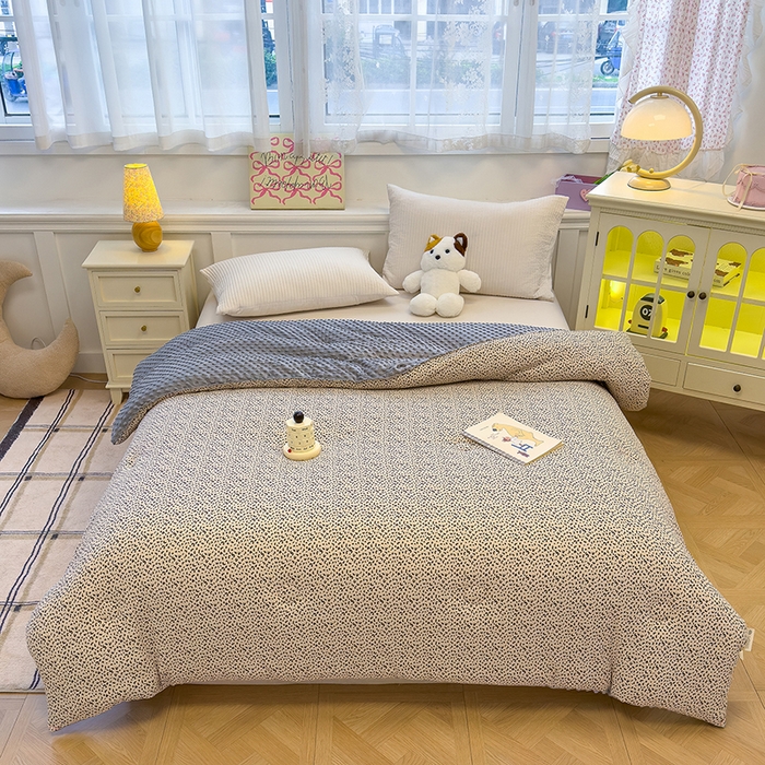 91家纺网 家纺一手货源 找家纺 好梦来家纺（原锦茂家纺） 2025新款水洗高克重双层纱豆豆被子加厚保暖被芯春秋被冬被 灰豹纹