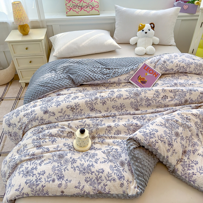 91家纺网 家纺一手货源 找家纺 好梦来家纺（原锦茂家纺） 2025新款水洗高克重双层纱豆豆被子加厚保暖被芯春秋被冬被 秘境