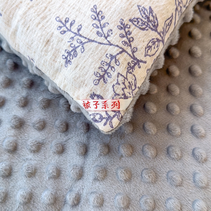 91家纺网 家纺一手货源 找家纺 好梦来家纺（原锦茂家纺） 2025新款水洗高克重双层纱豆豆被子加厚保暖被芯春秋被冬被 秘境