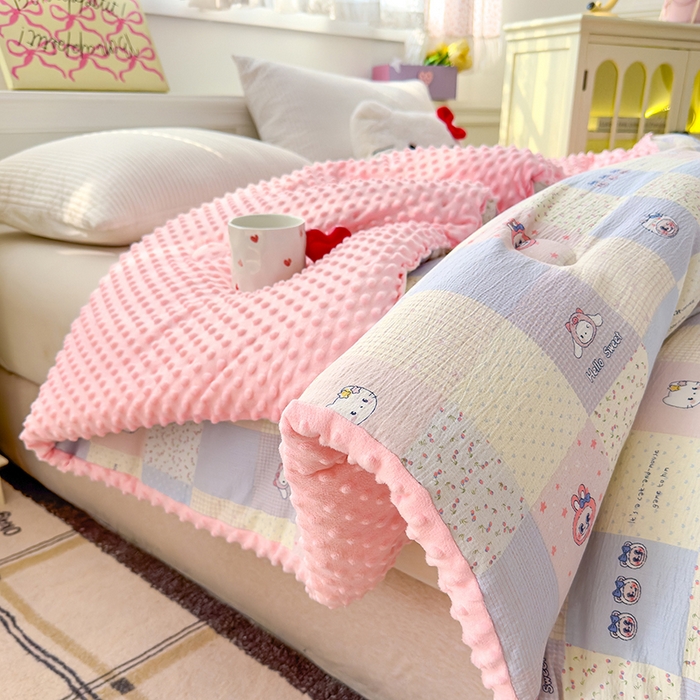 91家纺网 家纺一手货源 找家纺 好梦来家纺（原锦茂家纺） 2025新款水洗高克重双层纱豆豆被子加厚保暖被芯春秋被冬被 奇幻之旅