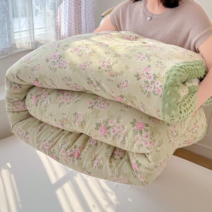 91家纺网 家纺一手货源 找家纺 好梦来家纺（原锦茂家纺） 2025新款水洗高克重双层纱豆豆被子加厚保暖被芯春秋被冬被 蔷薇之恋-绿