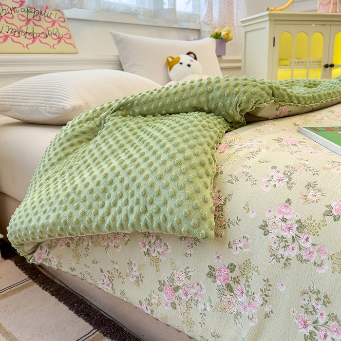 91家纺网 家纺一手货源 找家纺 好梦来家纺（原锦茂家纺） 2025新款水洗高克重双层纱豆豆被子加厚保暖被芯春秋被冬被 蔷薇之恋-绿