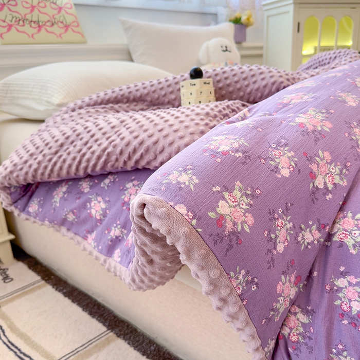 91家纺网 家纺一手货源 找家纺 好梦来家纺（原锦茂家纺） 2025新款水洗高克重双层纱豆豆被子加厚保暖被芯春秋被冬被 蔷薇之恋-紫