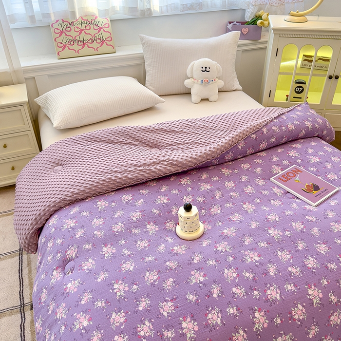 91家纺网 家纺一手货源 找家纺 好梦来家纺（原锦茂家纺） 2025新款水洗高克重双层纱豆豆被子加厚保暖被芯春秋被冬被 蔷薇之恋-紫