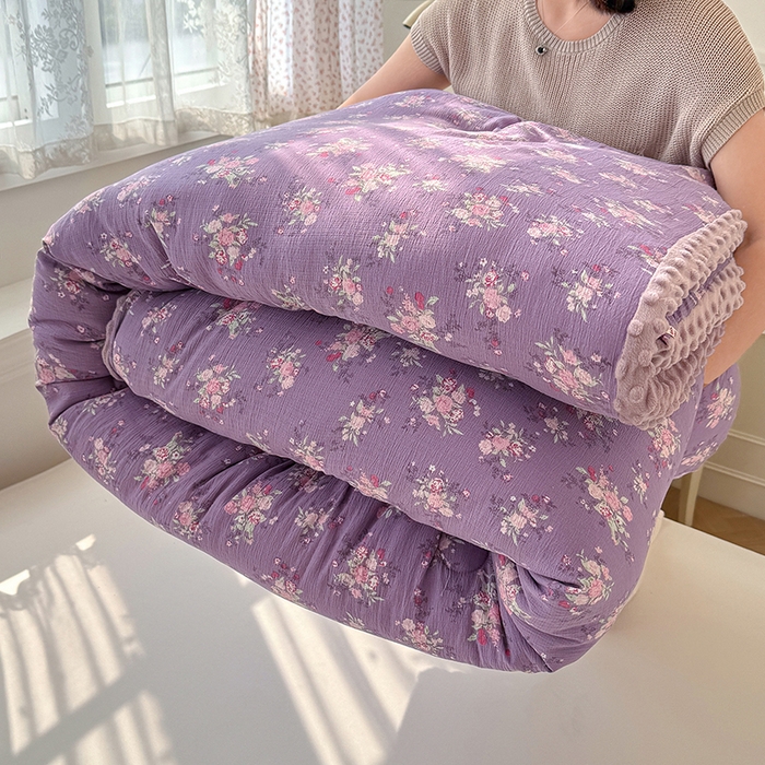 91家纺网 家纺一手货源 找家纺 好梦来家纺（原锦茂家纺） 2025新款水洗高克重双层纱豆豆被子加厚保暖被芯春秋被冬被 蔷薇之恋-紫