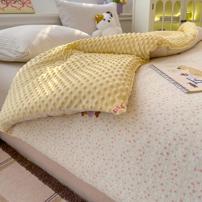 91家纺网 家纺一手货源 找家纺 好梦来家纺（原锦茂家纺） 2025新款水洗高克重双层纱豆豆被子加厚保暖被芯春秋被冬被 小女孩