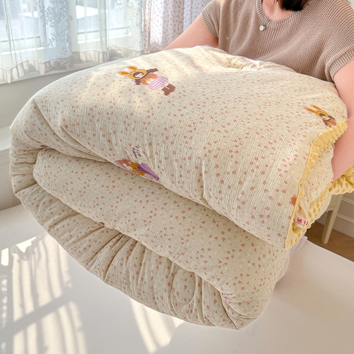 91家纺网 家纺一手货源 找家纺 好梦来家纺（原锦茂家纺） 2025新款水洗高克重双层纱豆豆被子加厚保暖被芯春秋被冬被 小女孩