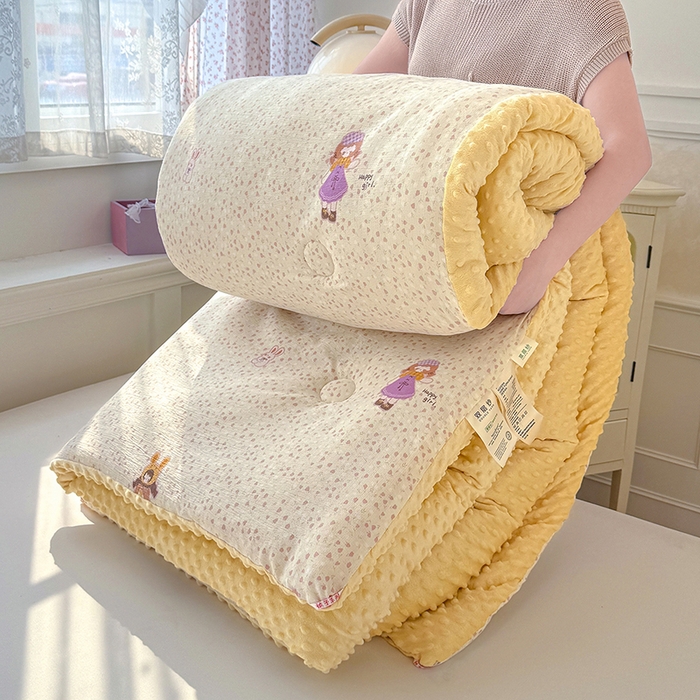 91家纺网 家纺一手货源 找家纺 好梦来家纺（原锦茂家纺） 2025新款水洗高克重双层纱豆豆被子加厚保暖被芯春秋被冬被 小女孩