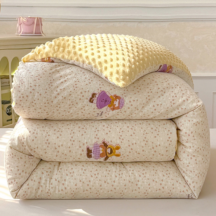 91家纺网 家纺一手货源 找家纺 好梦来家纺（原锦茂家纺） 2025新款水洗高克重双层纱豆豆被子加厚保暖被芯春秋被冬被 小女孩